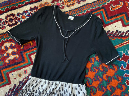 Vintage 1970s Black & White T-Shirt Dress