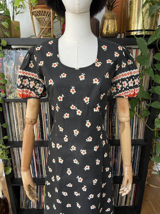 Vintage 1970s Flower Power Maxi Dress
