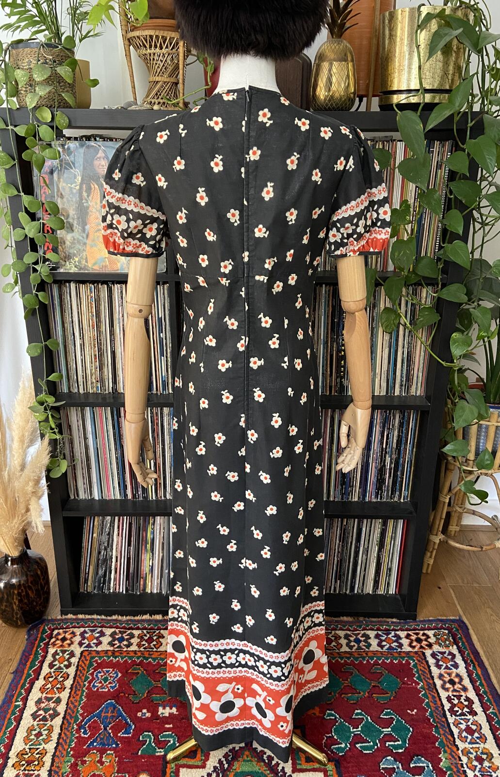Vintage 1970s Flower Power Maxi Dress