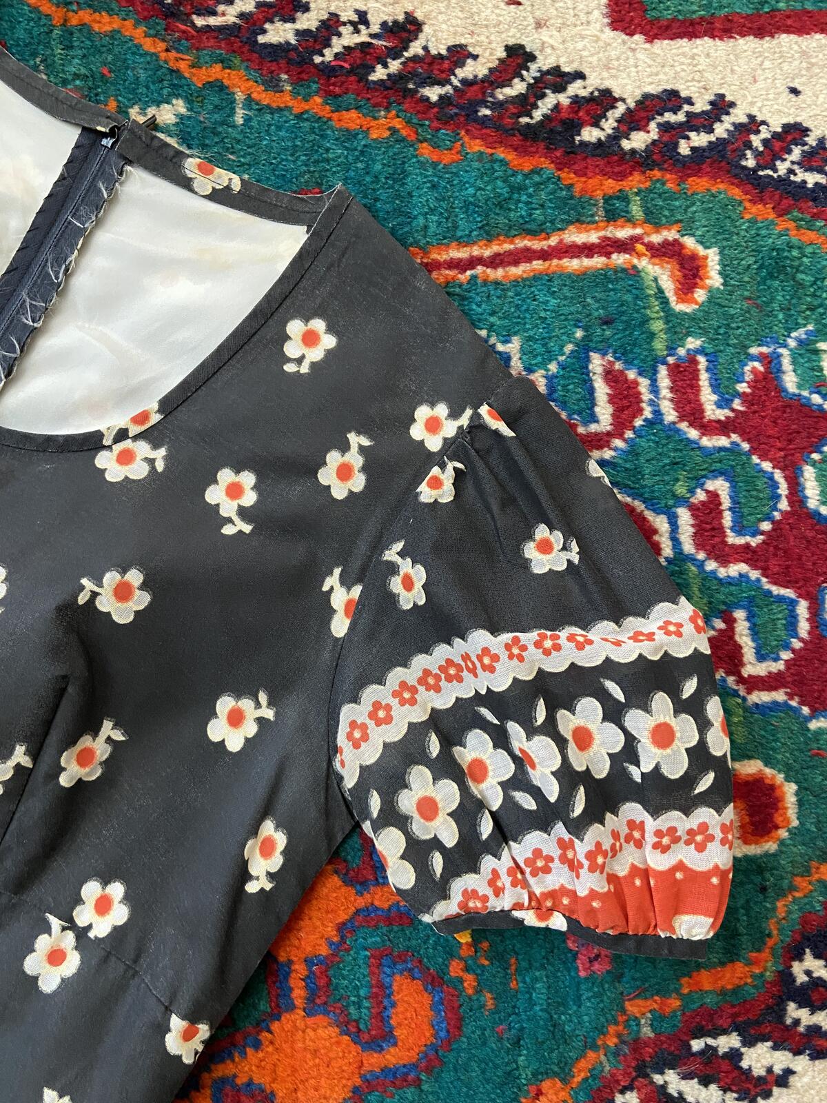 Vintage 1970s Flower Power Maxi Dress