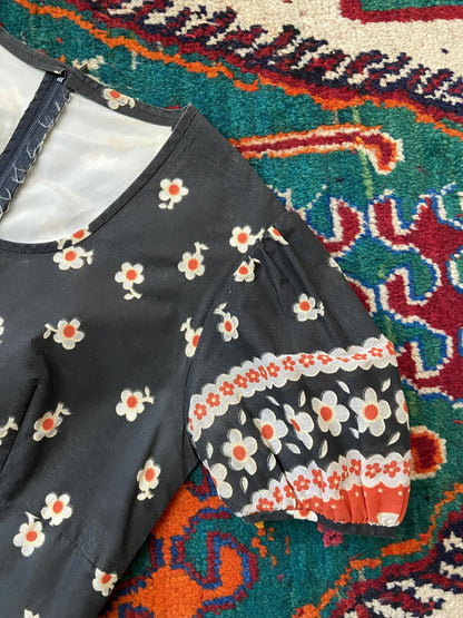Vintage 1970s Flower Power Maxi Dress