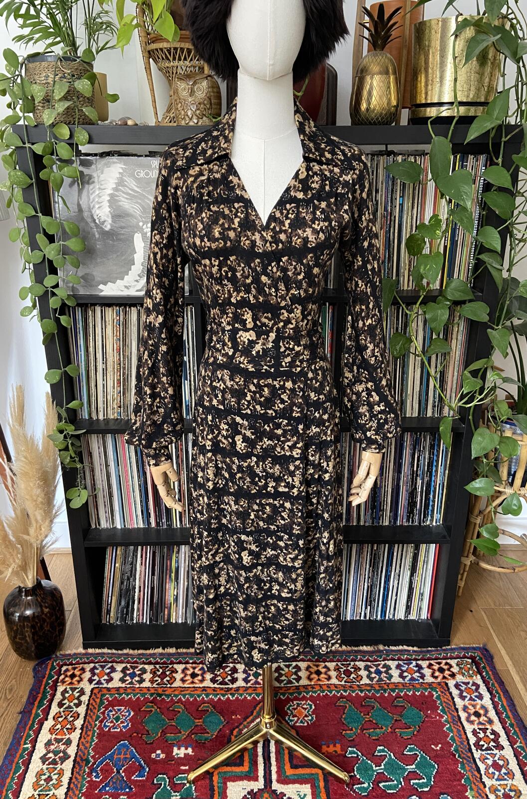 Vintage 1970s Brown Dagger Collar Wrap Dress