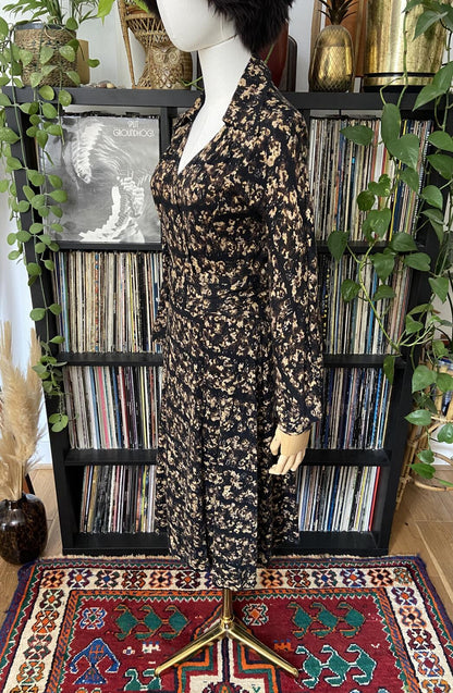 Vintage 1970s Brown Dagger Collar Wrap Dress