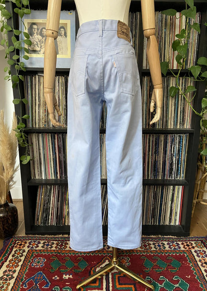 Vintage 1980s Pale Blue 401 Levi's Jeans W30