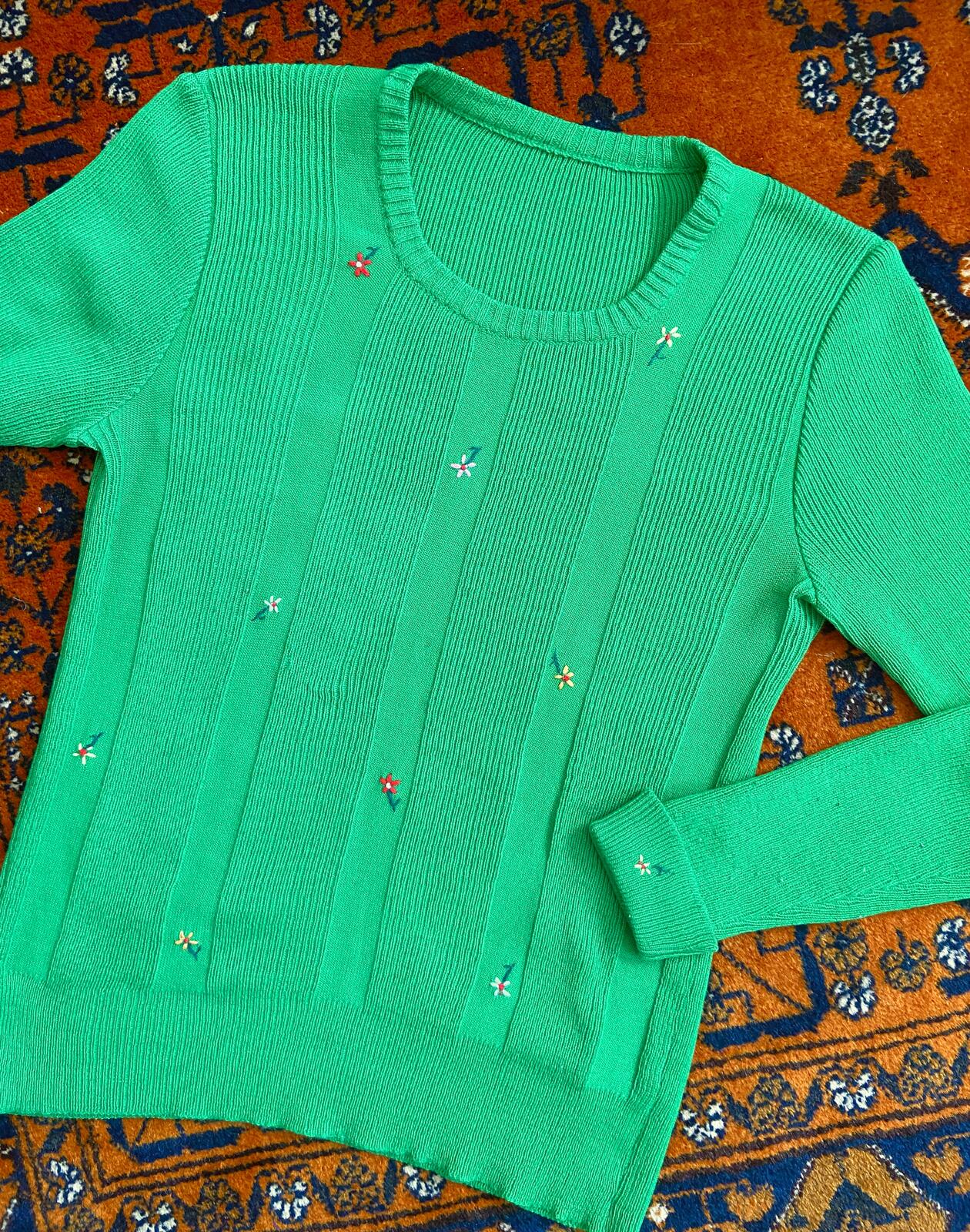 Vintage 1970s Green Long Sleeve Floral Embroidered Top