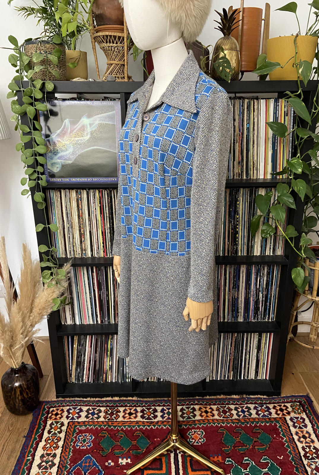 Vintage 1970s Blue Grey Knit Dagger Collar Dress