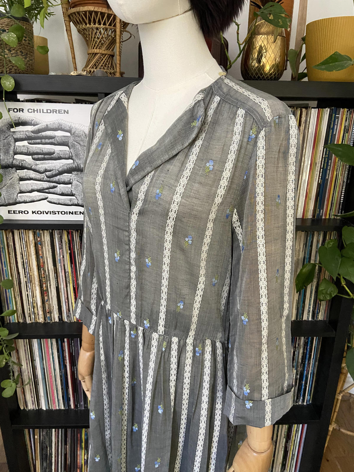 Vintage Grey Floral Midi Dress
