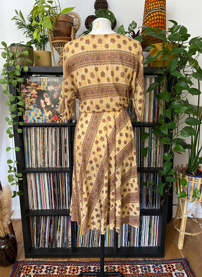 Vintage 1980s Beige Glitter Batwing Dress