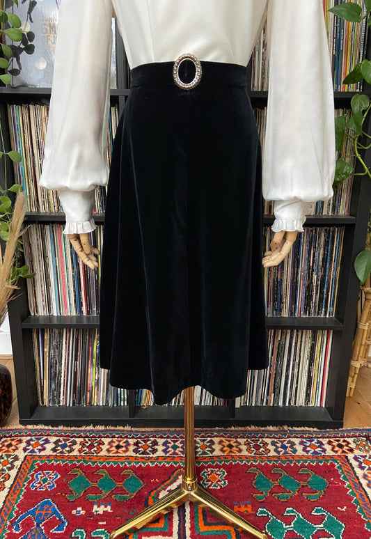 Vintage 1970s Black Velvet Buckle Belt Skirt