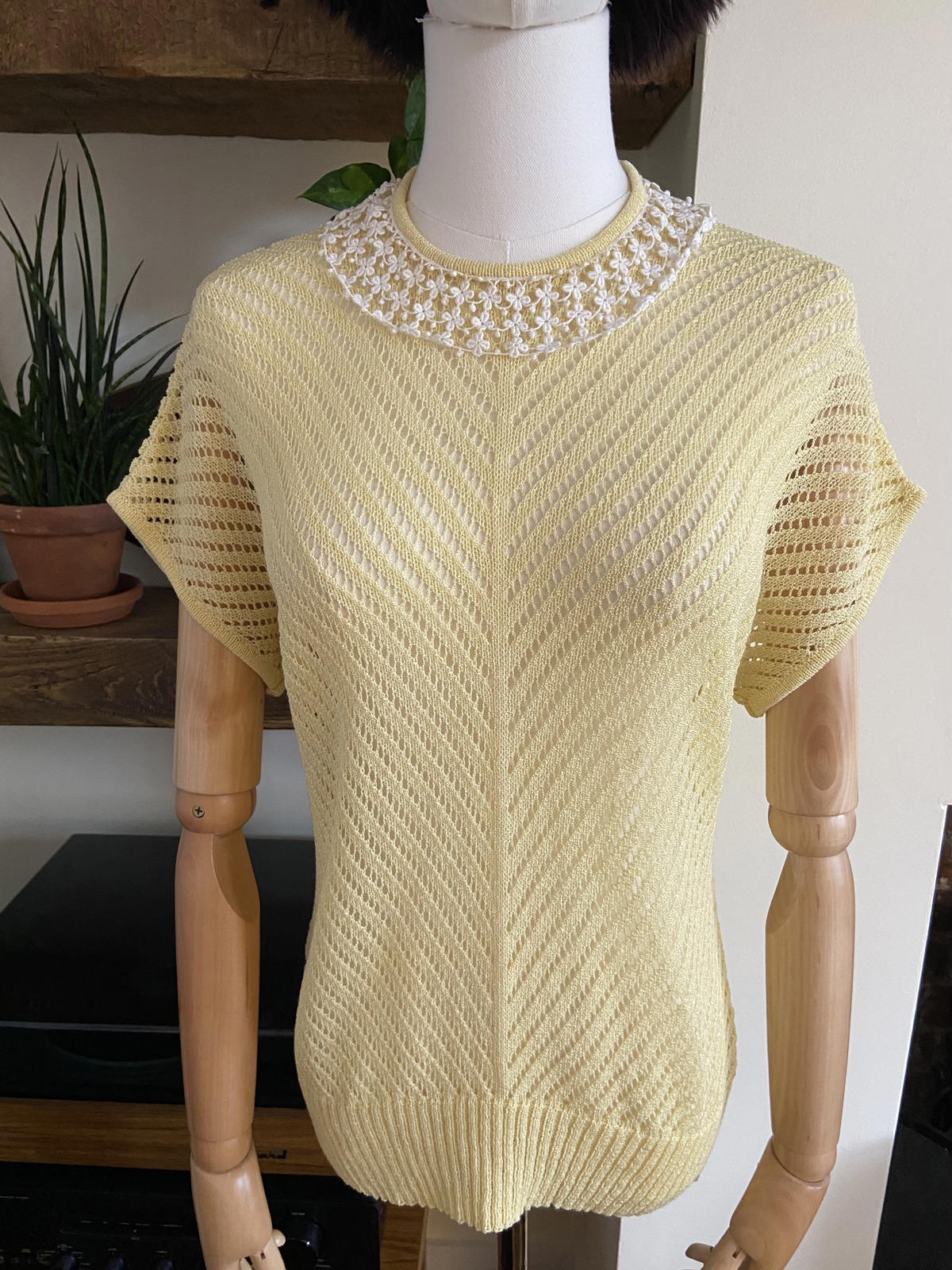 Vintage 1980s Lemon Crochet Collar Top