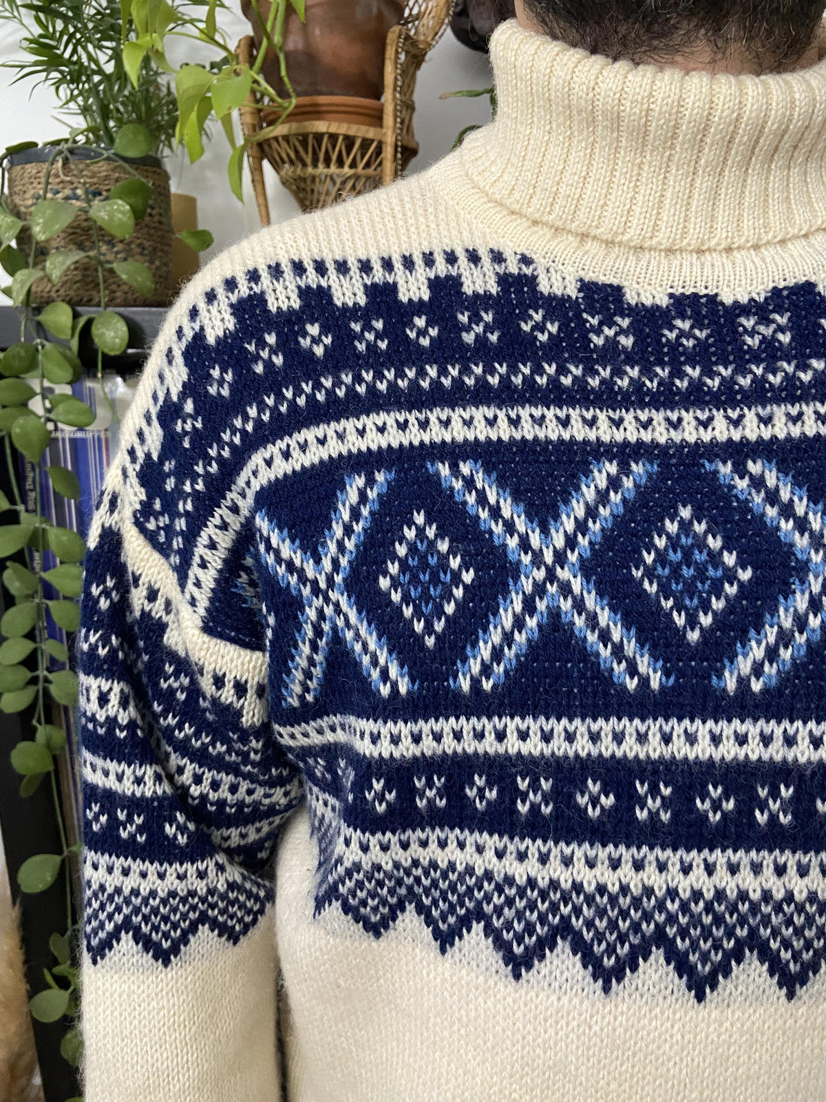 Vintage 1970s Cream & Navy Turtleneck Nordic Jumper