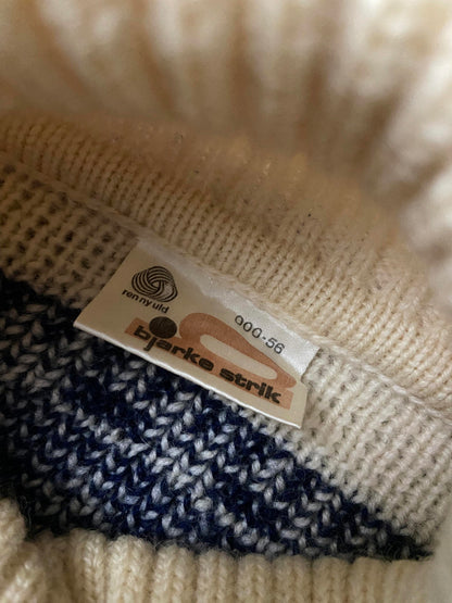 Vintage 1970s Cream & Navy Turtleneck Nordic Jumper