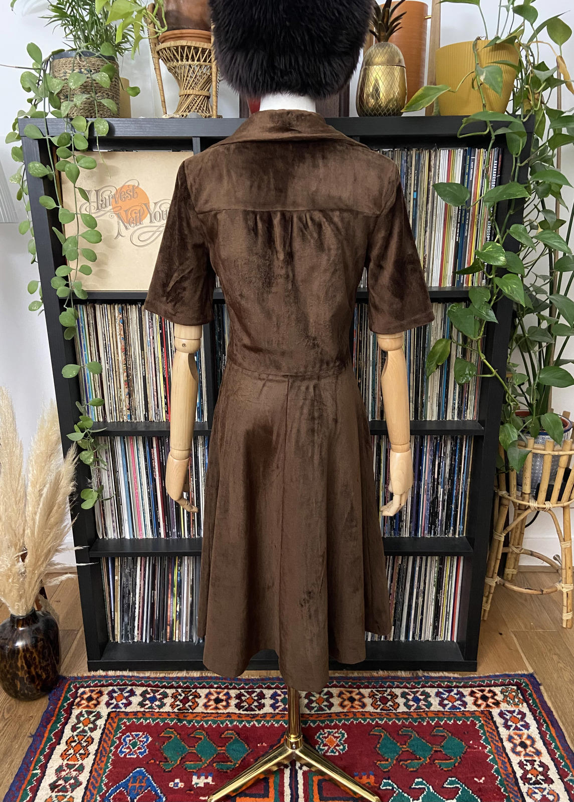 Vintage 1970s Brown Dagger Collar Dress