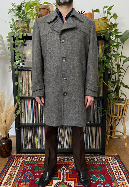 Vintage 1970s Grey Houndstooth Tweed Coat