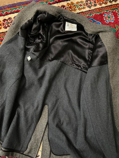 Vintage 1970s Grey Houndstooth Tweed Coat