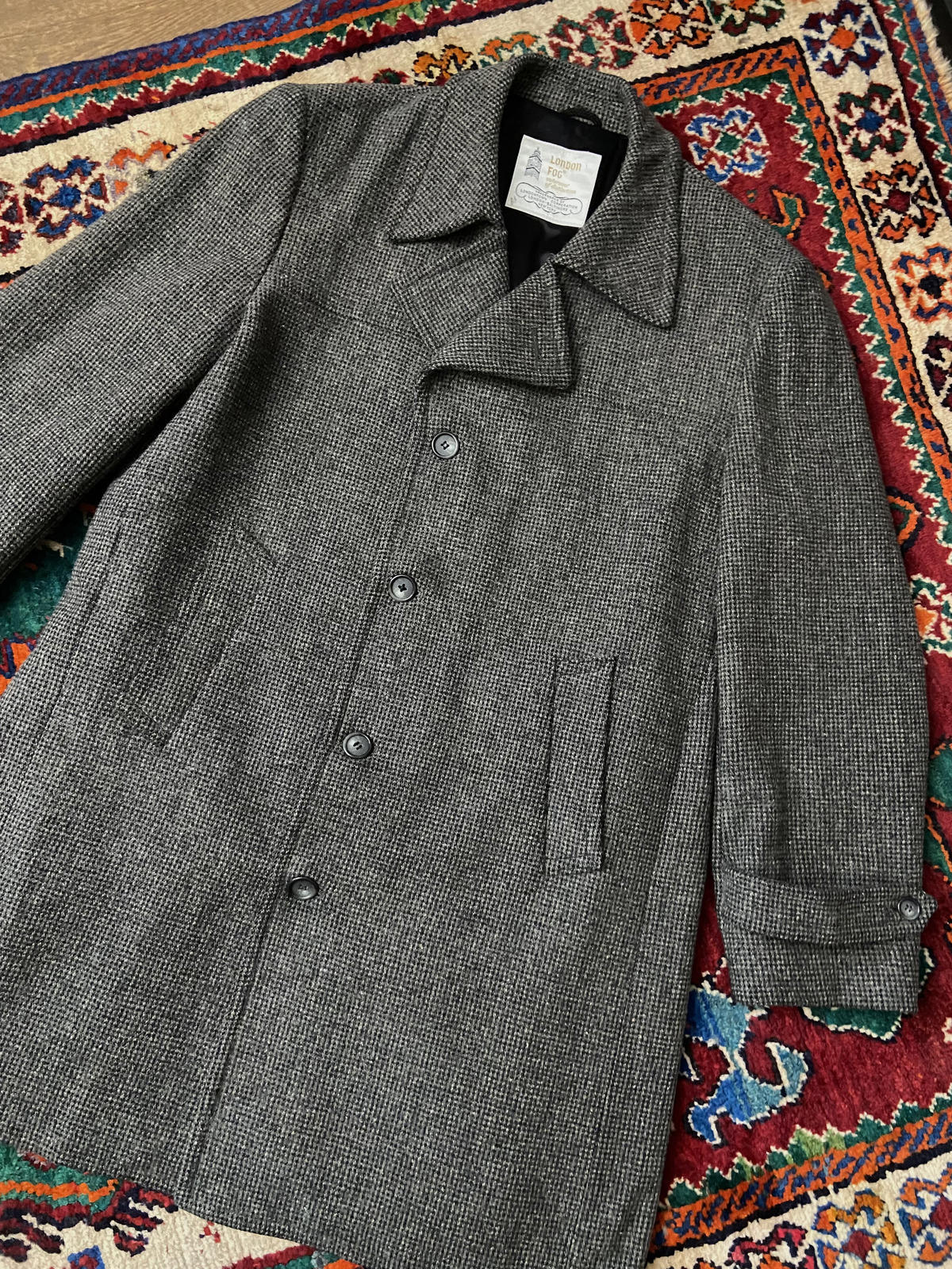 Vintage 1970s Grey Houndstooth Tweed Coat