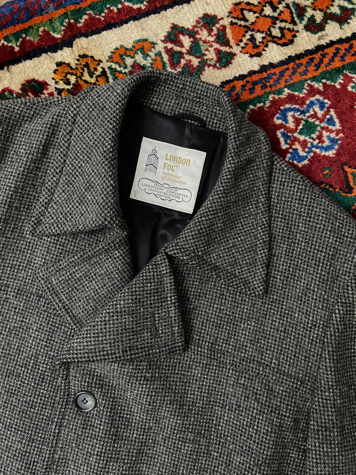 Vintage 1970s Grey Houndstooth Tweed Coat