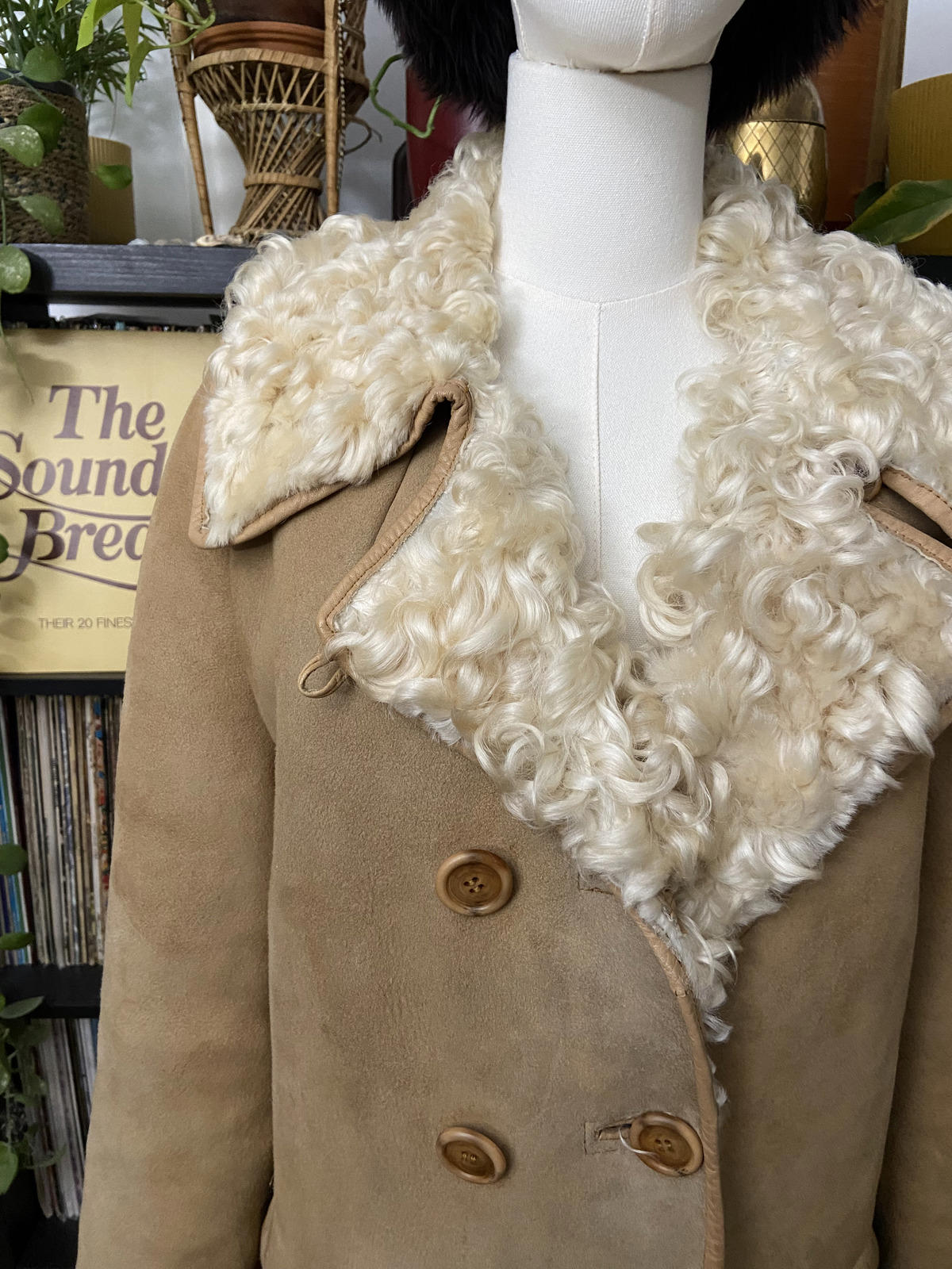 Vintage 1970s Beige Sheepskin Coat