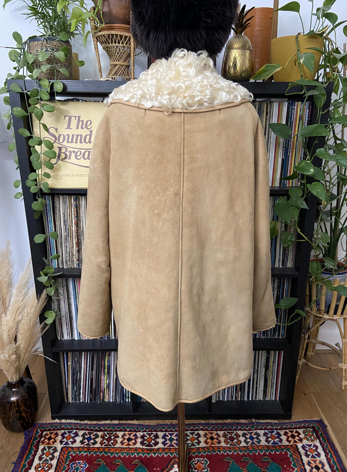 Vintage 1970s Beige Sheepskin Coat