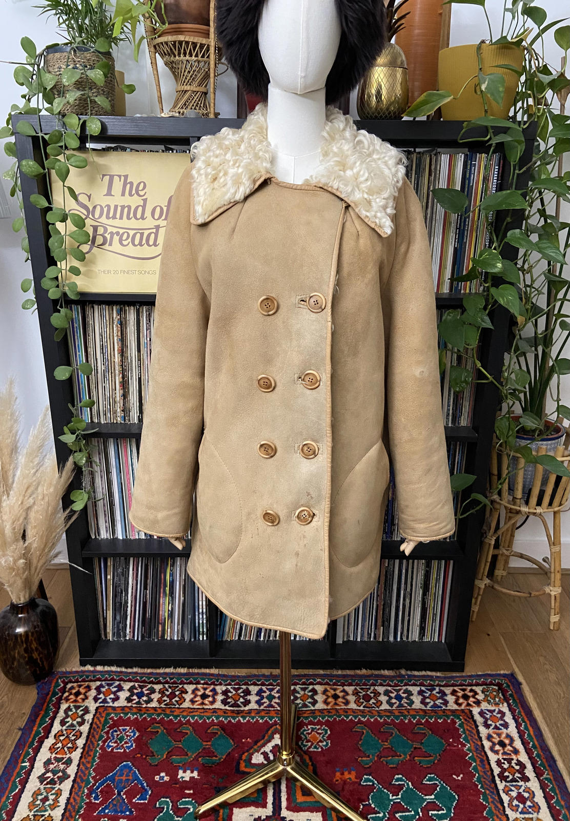 Vintage 1970s Beige Sheepskin Coat