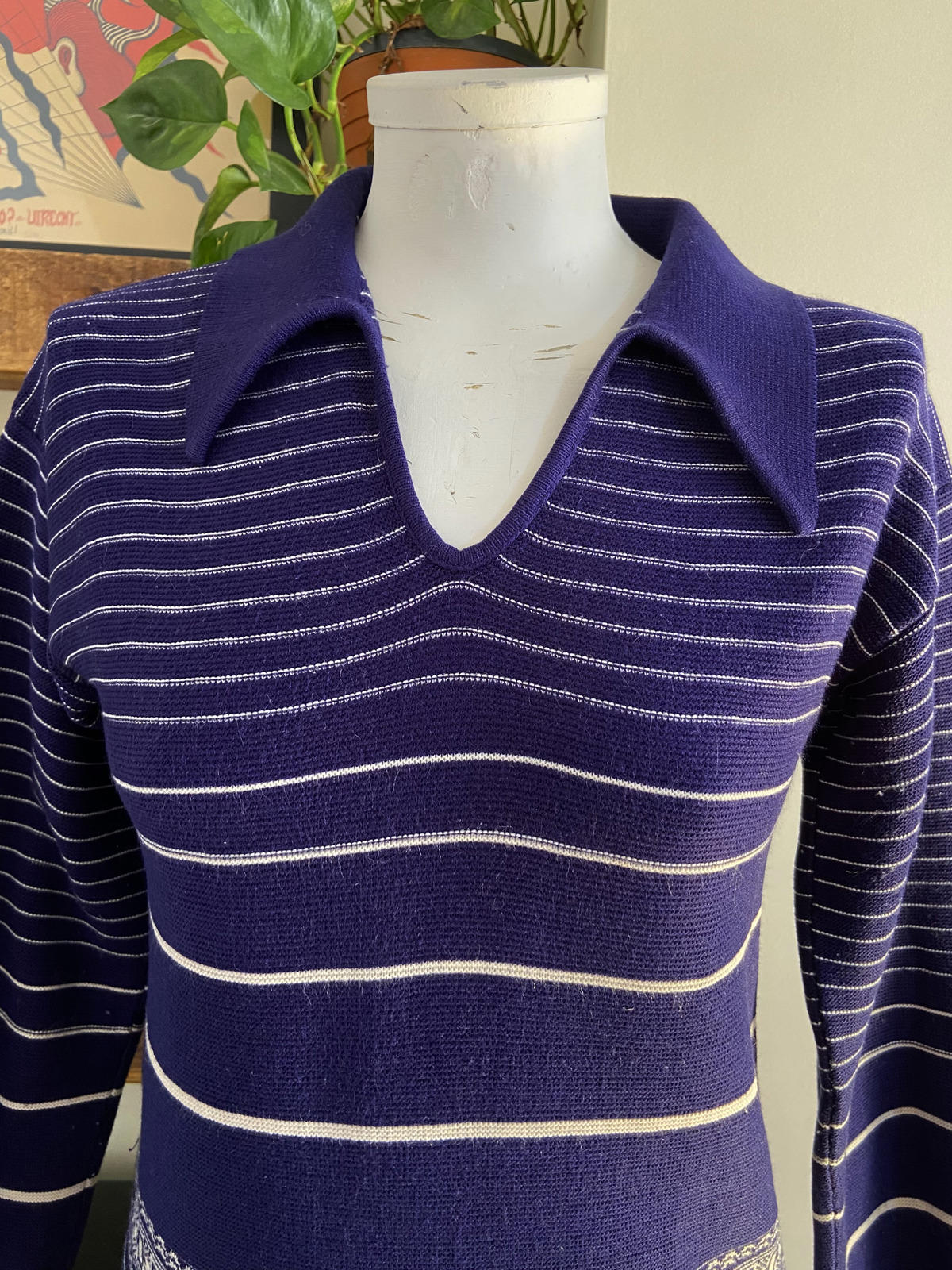 Vintage 1970s Navy White Collar Jumper
