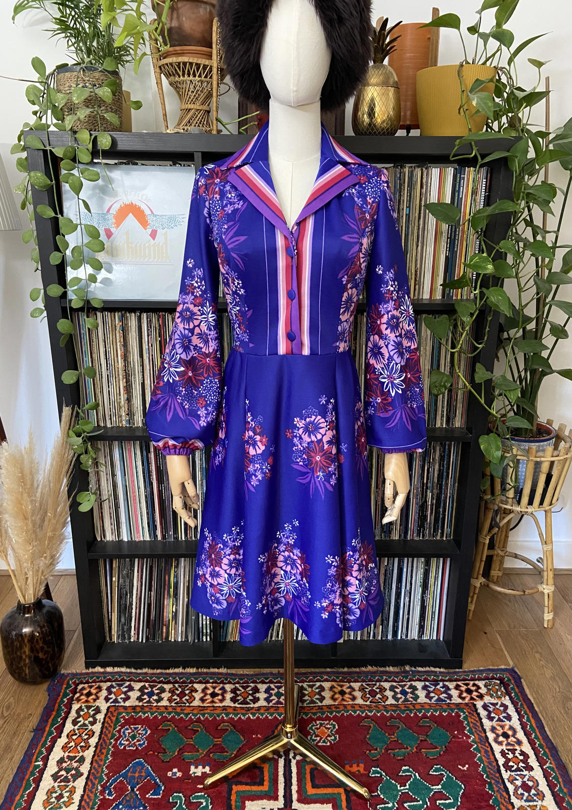 Vintage 1970s Purple Dagger Collar Dress