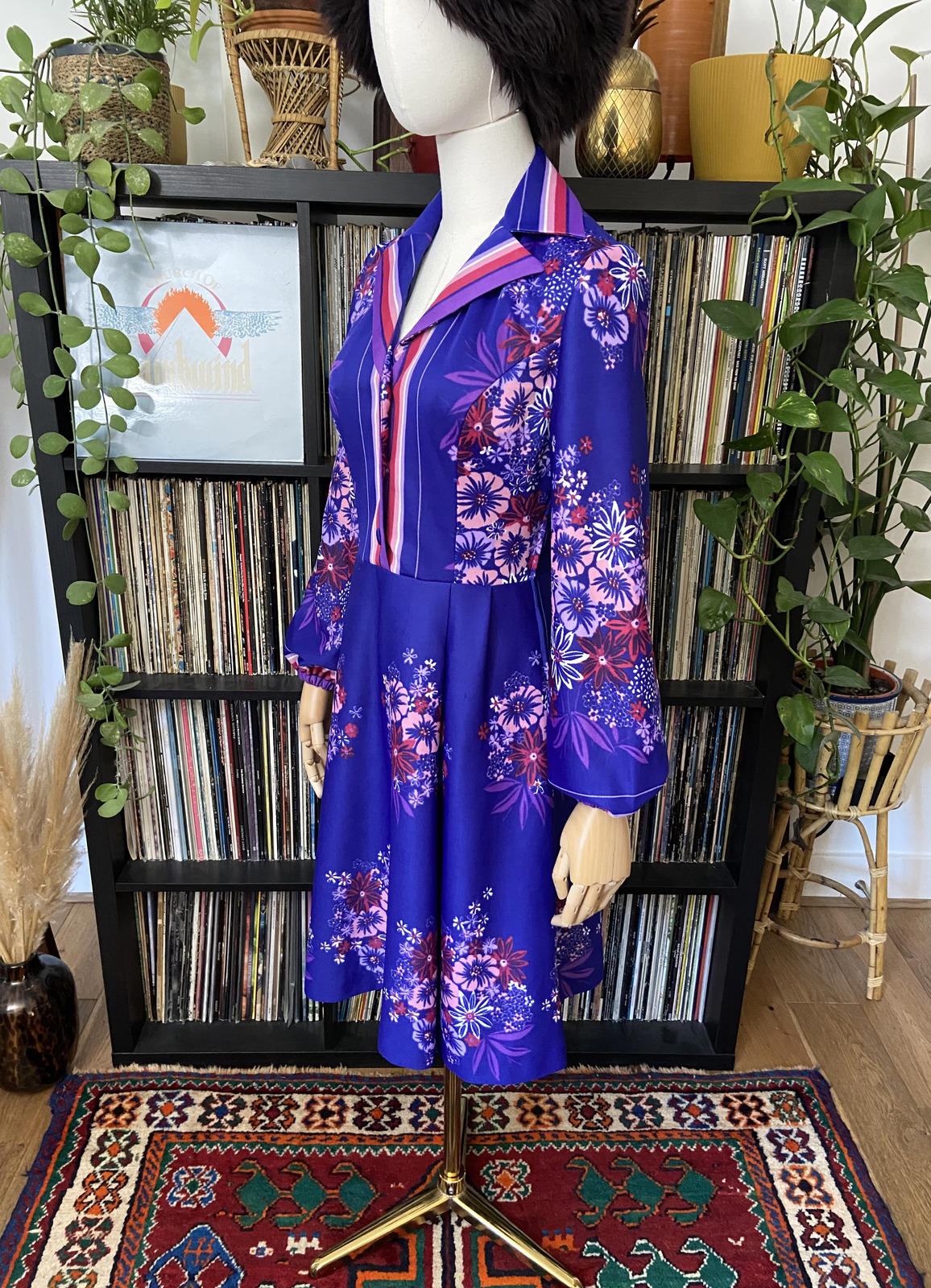 Vintage 1970s Purple Dagger Collar Dress