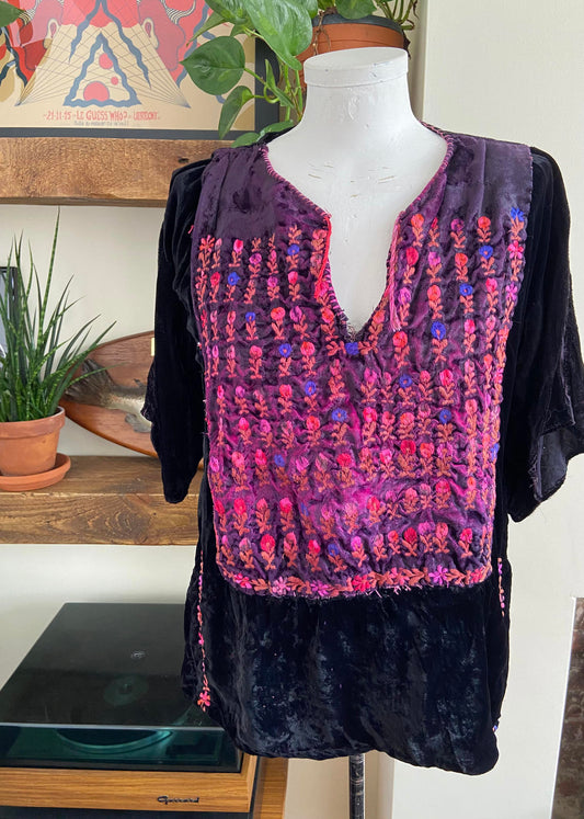 Vintage 1970s Black Velvet Embroidered Top
