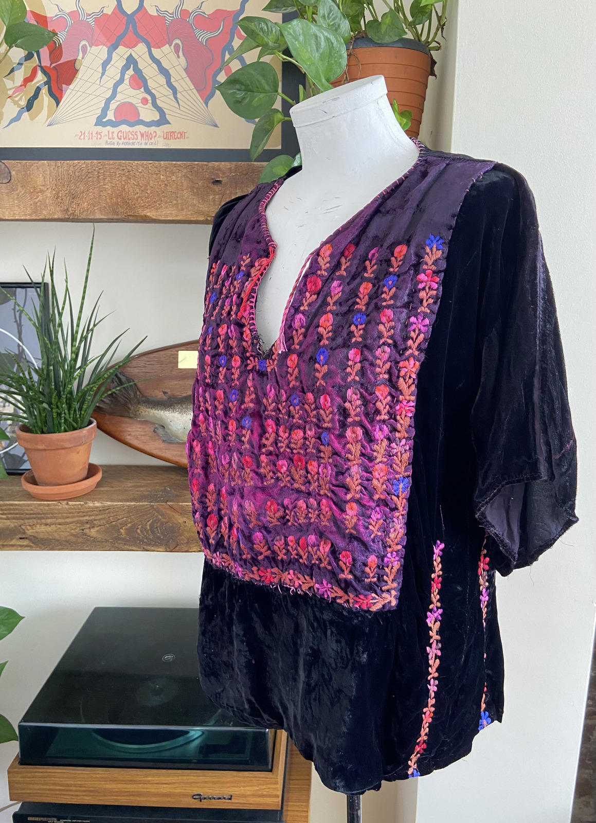 Vintage 1970s Black Velvet Embroidered Top