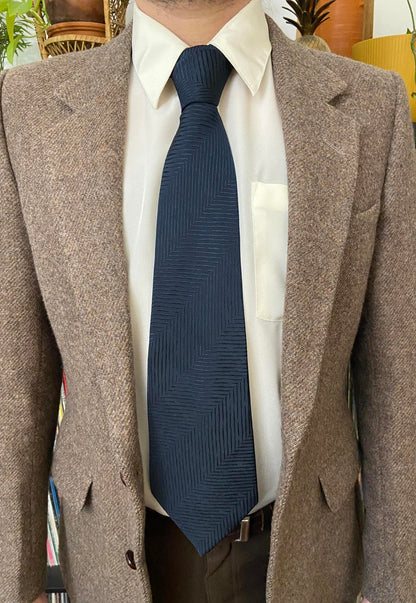 Vintage 1970s Yves Saint Laurent Navy Kipper Tie