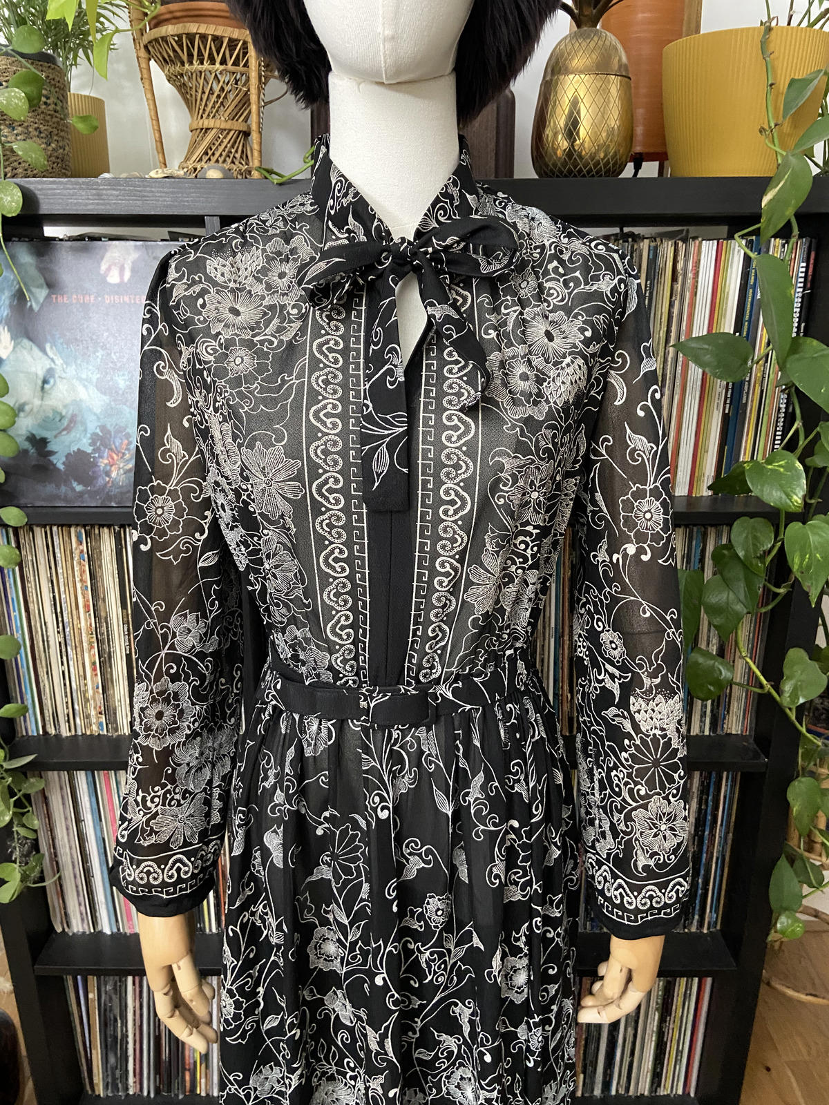 Vintage 1970s Black White Pussybow Dress