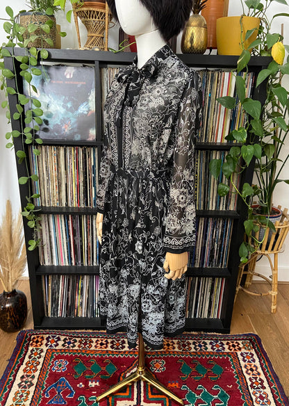 Vintage 1970s Black White Pussybow Dress