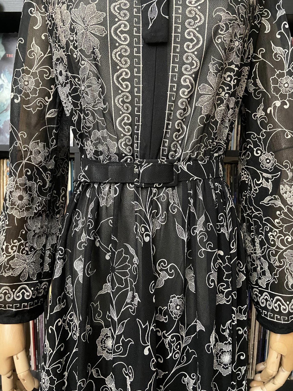 Vintage 1970s Black White Pussybow Dress