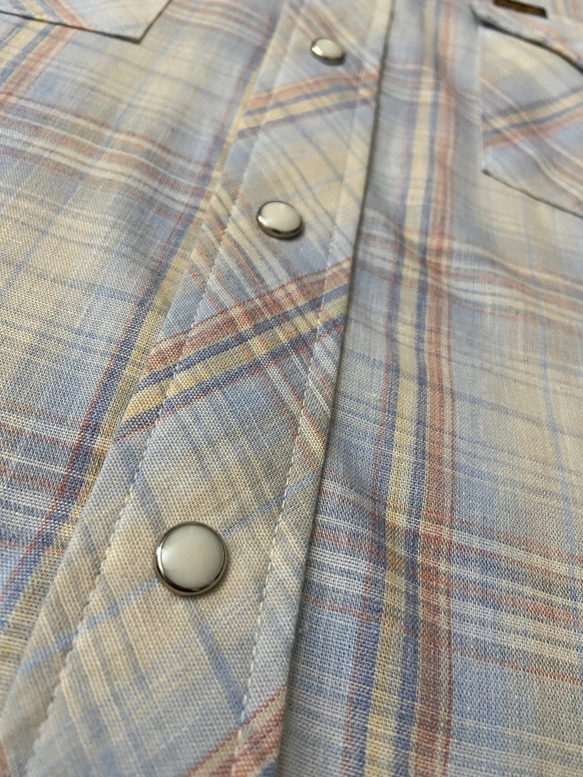 Vintage 1970s Pale Blue Rainbow Label Wrangler Western Shirt