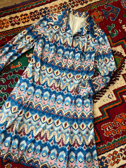 Vintage 1970s Geometric Dagger Collar Dress