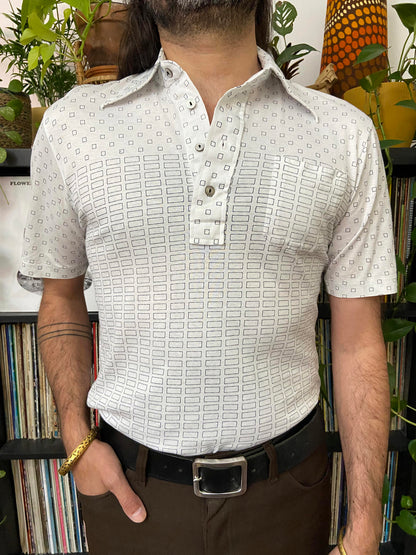 Vintage 1970s White Dagger Collar Japanese Polo Top