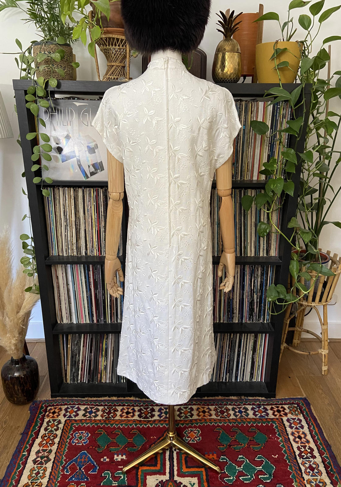 Vintage White Embroidered Qipao Dress