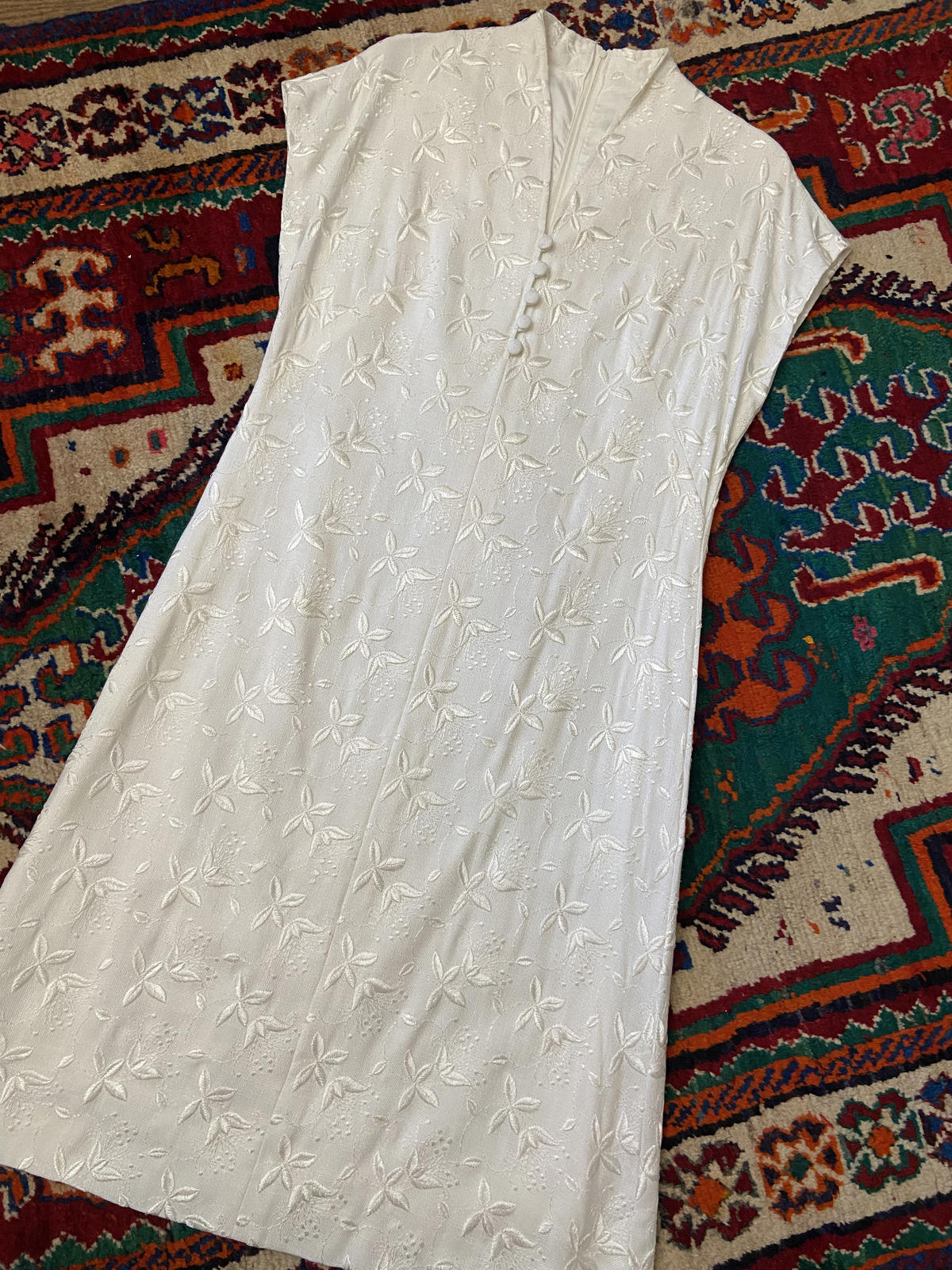 Vintage White Embroidered Qipao Dress