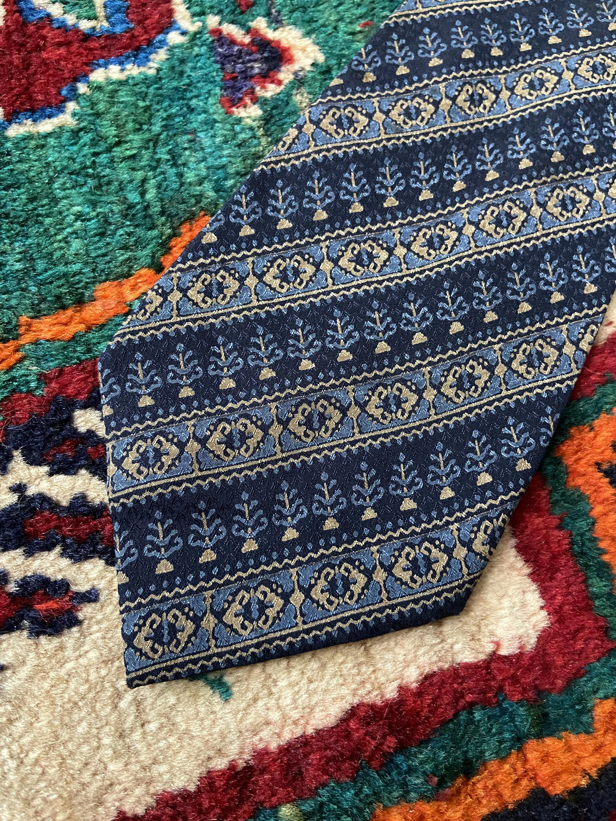 Vintage 1970s Yves Saint Laurent Silk Kipper Tie