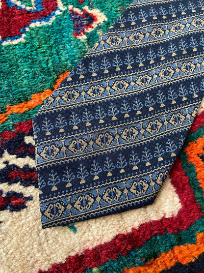 Vintage 1970s Yves Saint Laurent Silk Kipper Tie