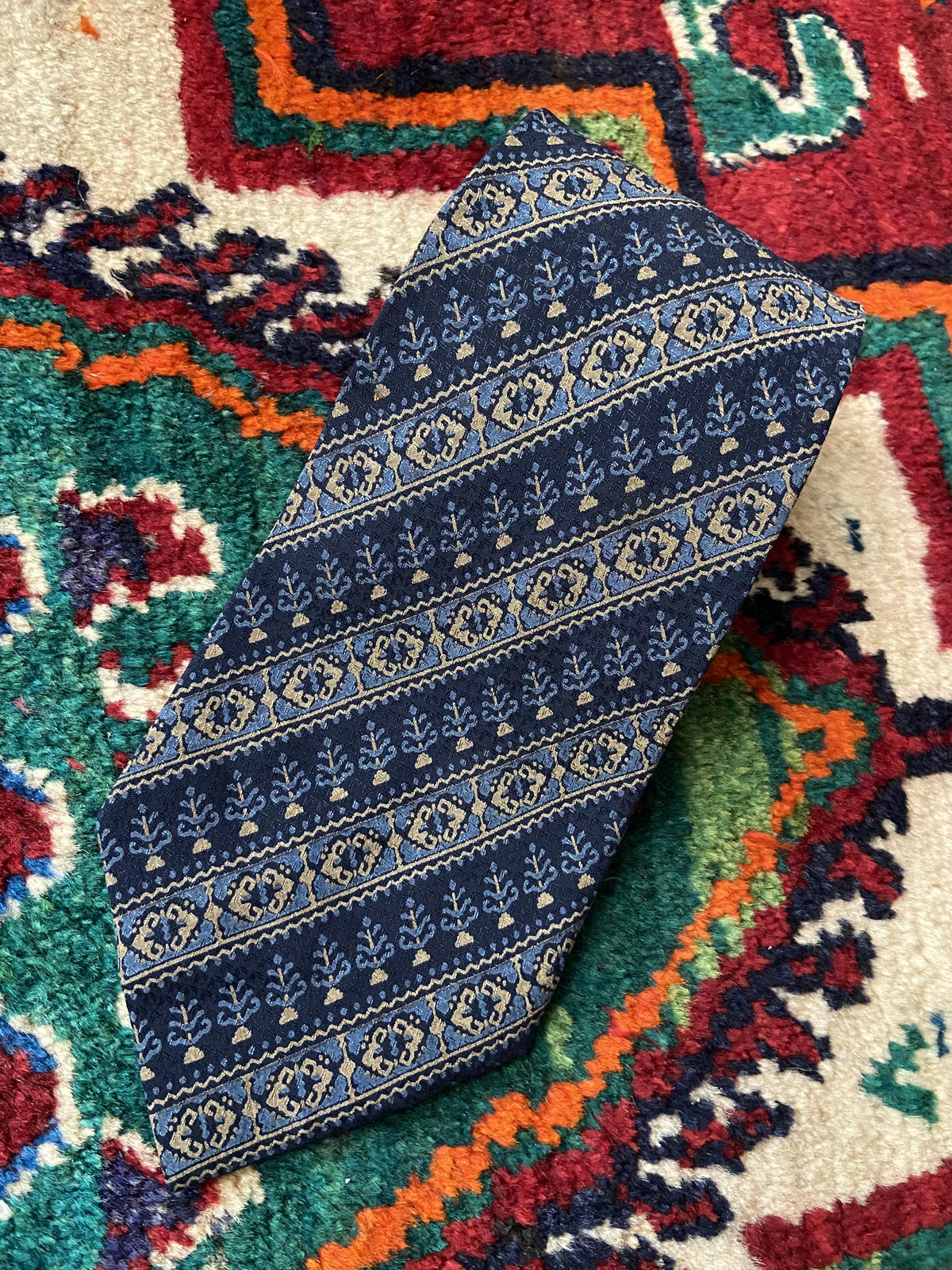 Vintage 1970s Yves Saint Laurent Silk Kipper Tie