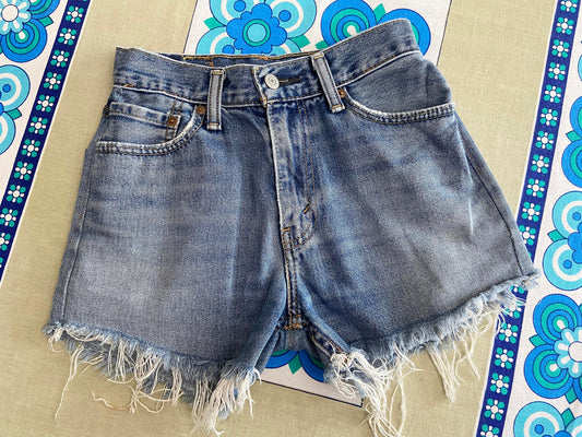 Vintage Levis 514 Denim Shorts W26