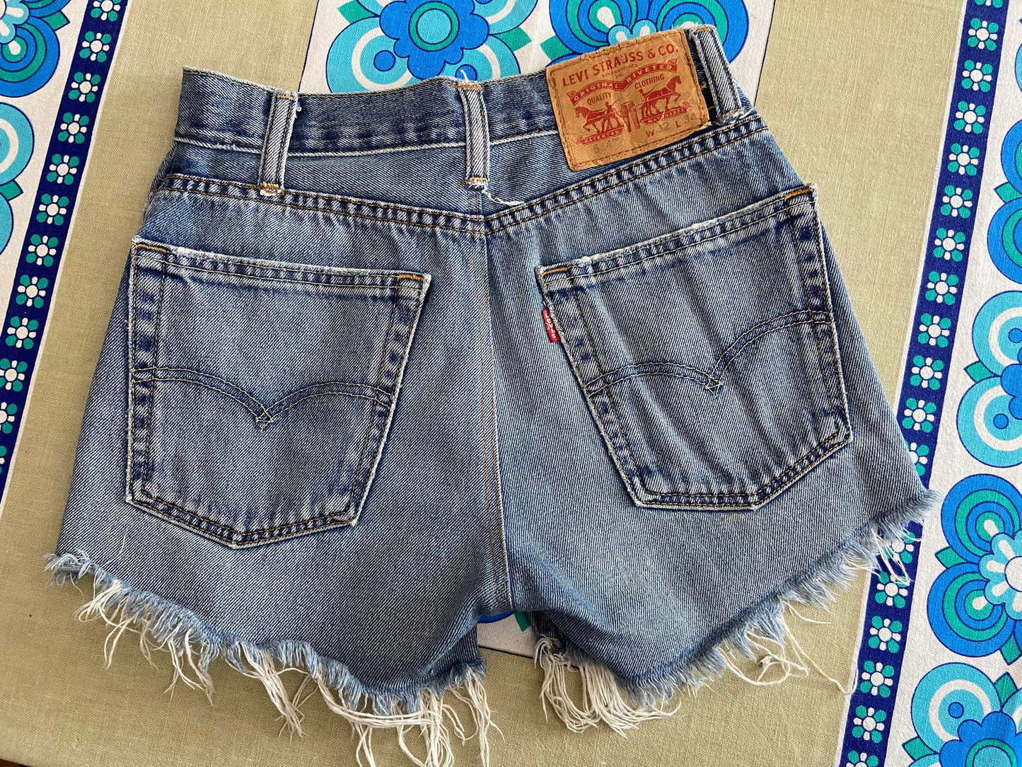 Vintage Levis 514 Denim Shorts W26