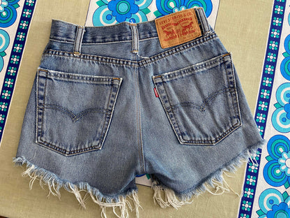 Vintage Levis 514 Denim Shorts W26
