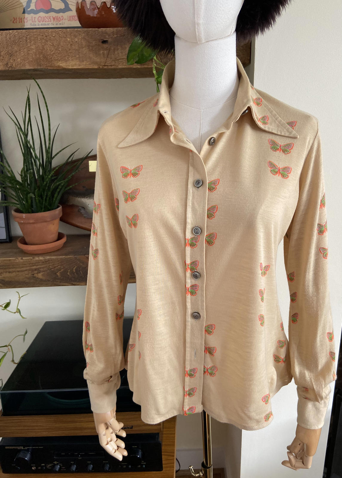 Vintage 1970s Beige Butterfly Dagger Collar Shirt