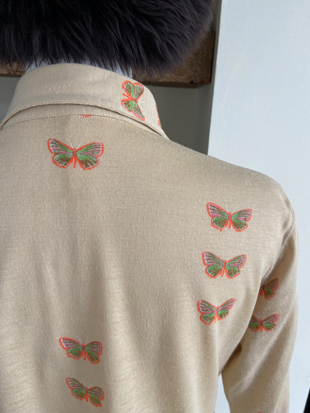 Vintage 1970s Beige Butterfly Dagger Collar Shirt