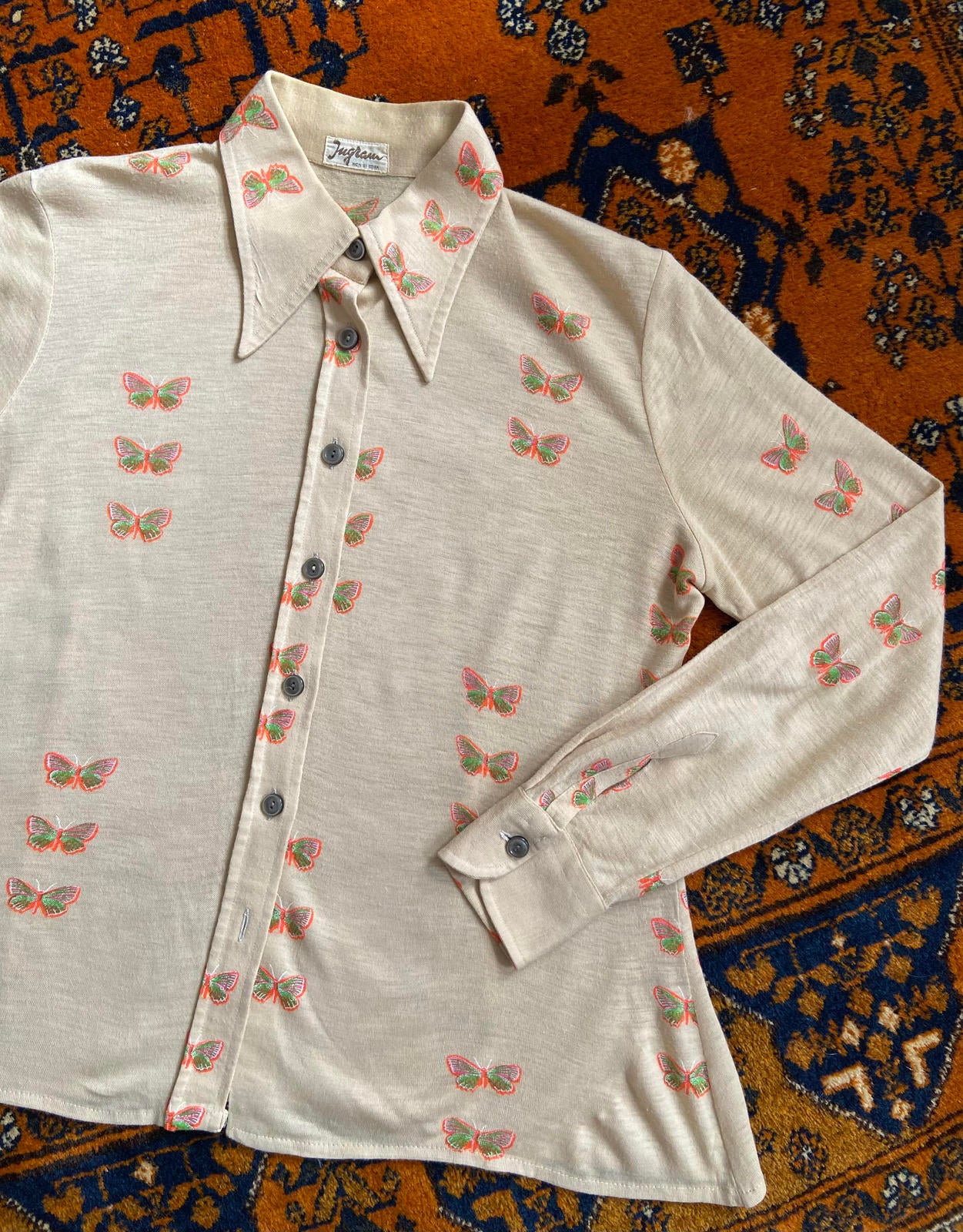 Vintage 1970s Beige Butterfly Dagger Collar Shirt