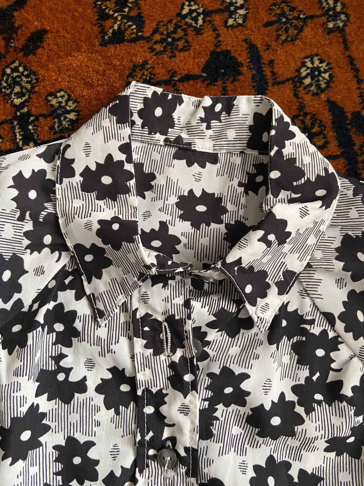 Vintage 1970s Black White Floral Shirt