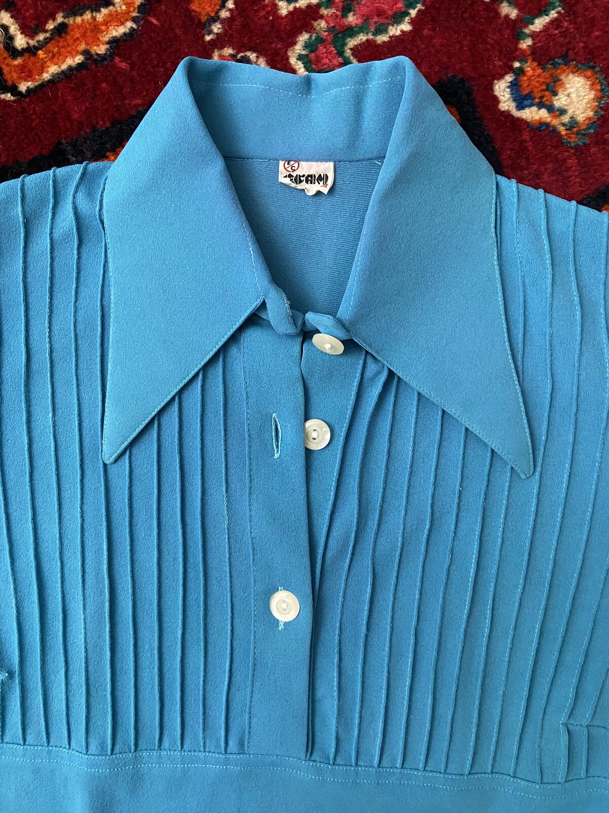 Vintage 1970s Blue Dagger Collar Top
