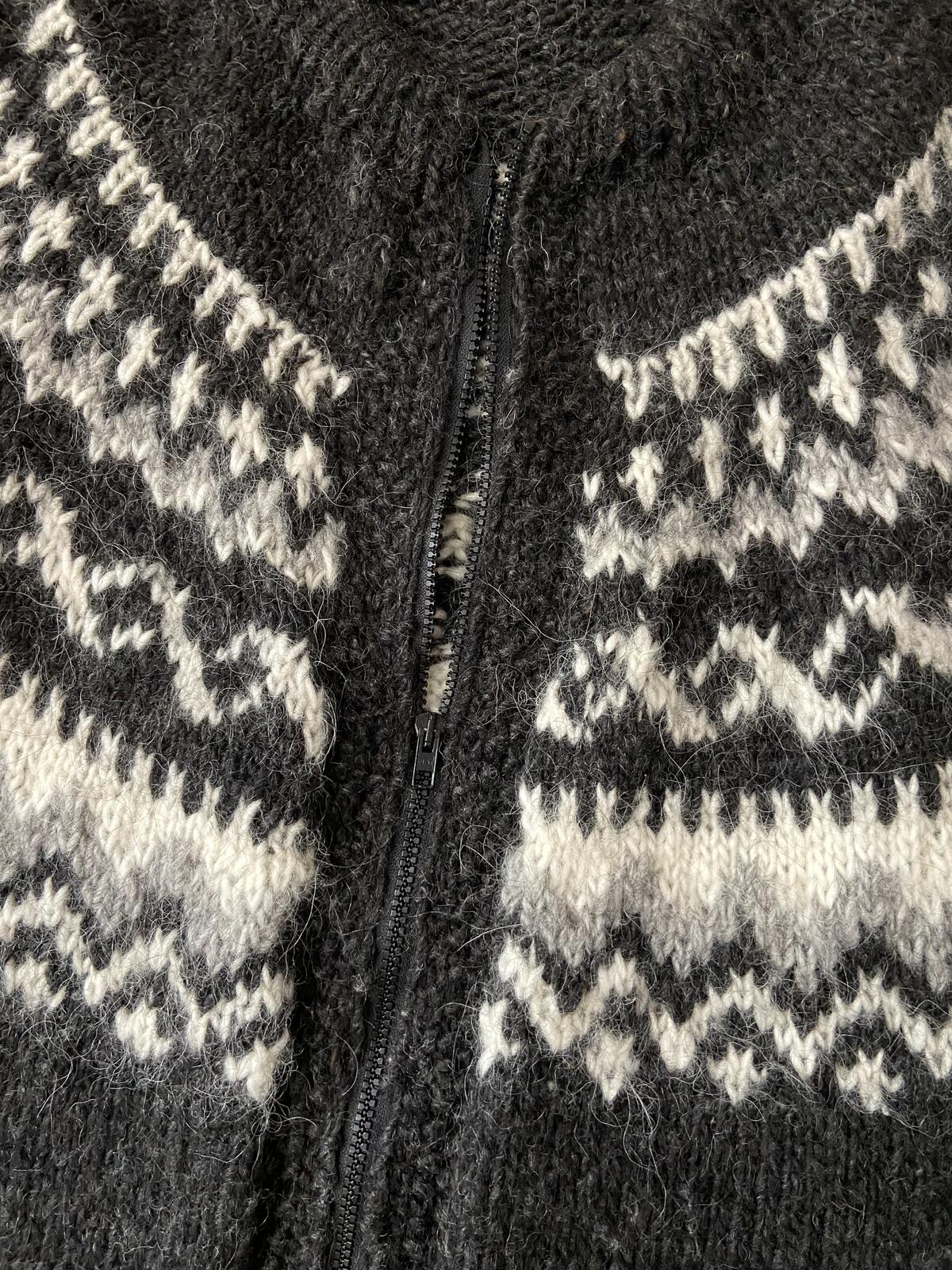 Vintage 1970s Grey Nordic Chunky Cardigan